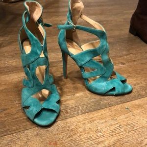 Adorable suede heels